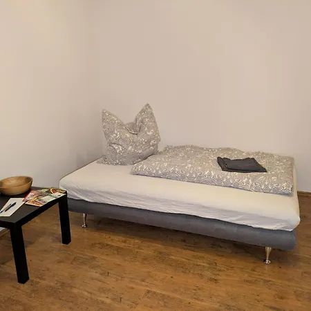 An Der Klosterkirche In Pansiyon