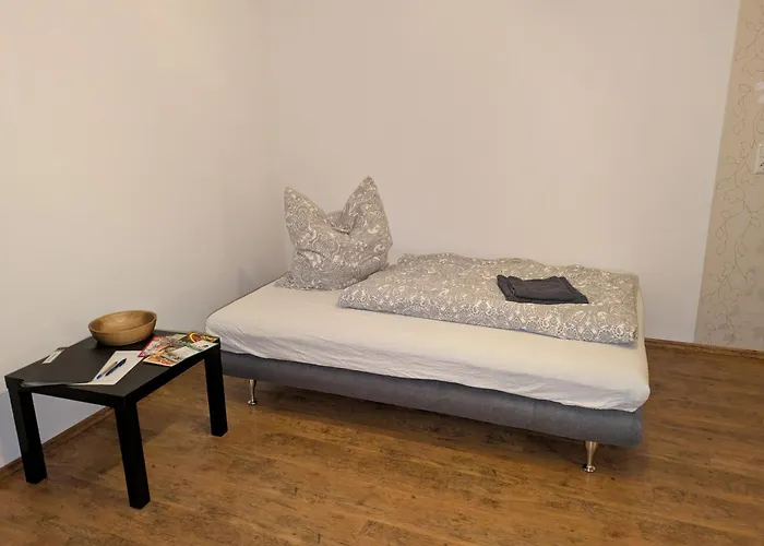 An Der Klosterkirche In Pansiyon